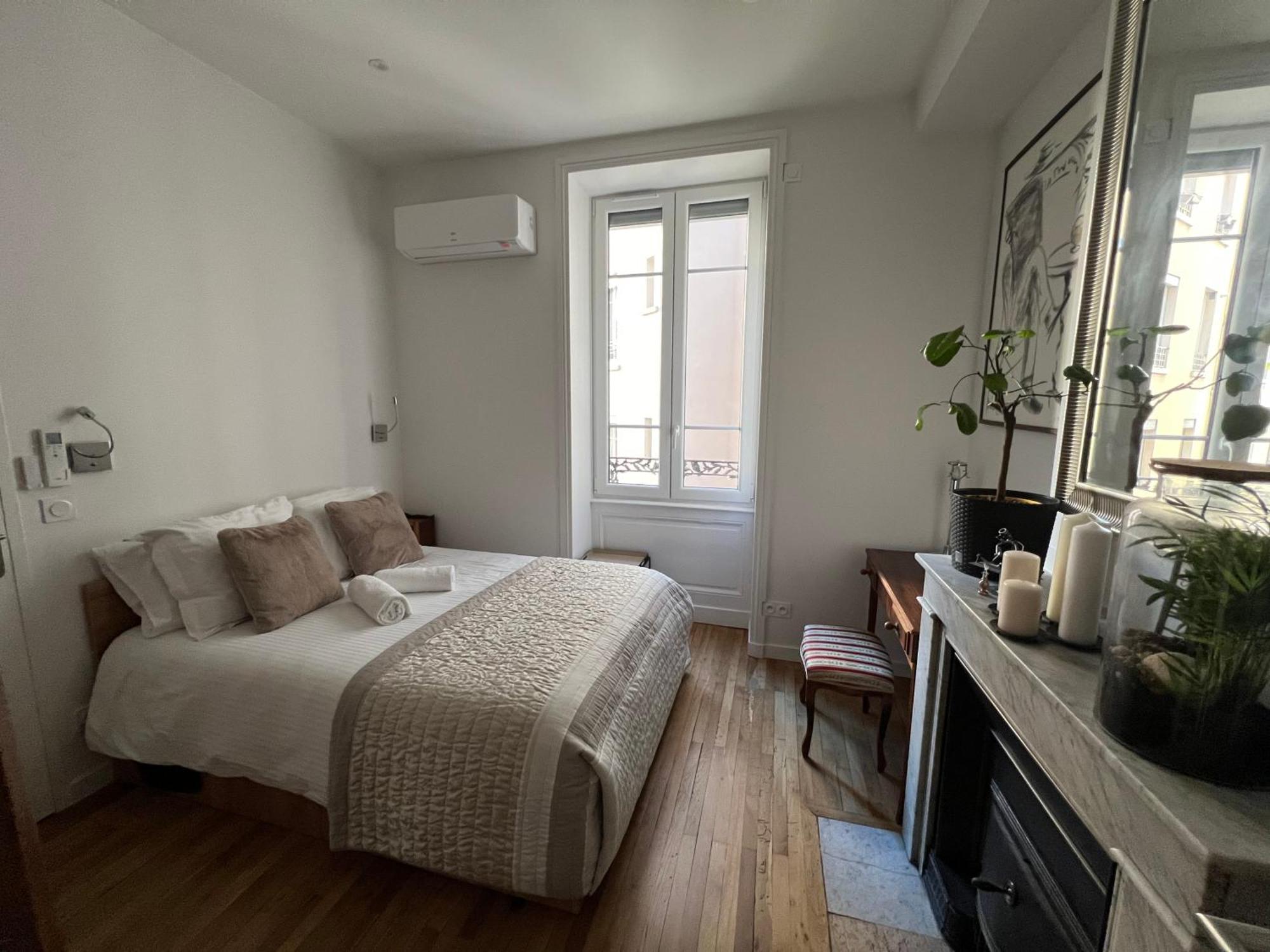 Nid De Calme Centrale Climatise Apartment Lyon Bagian luar foto